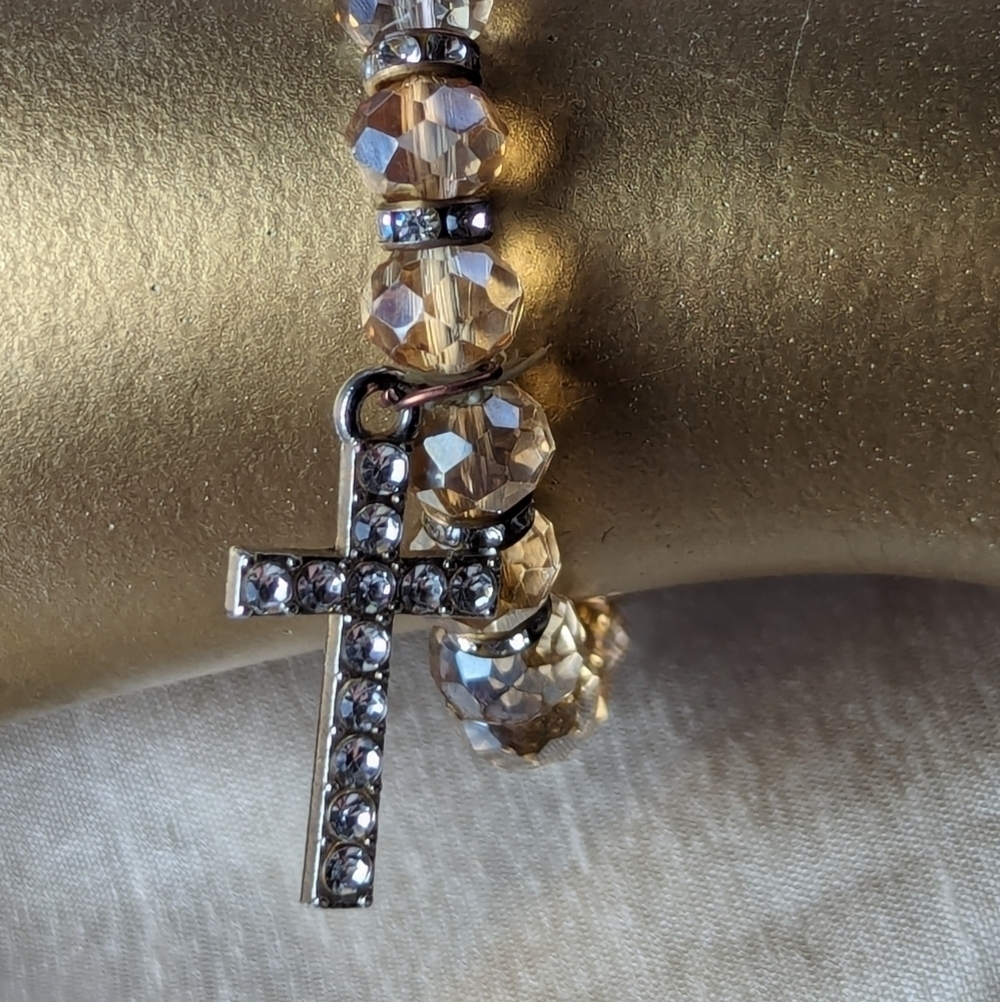 Bracelet Stretch Rhinestone Silver Tone cross with crystal bead and silver beads - Picture 4 of 6